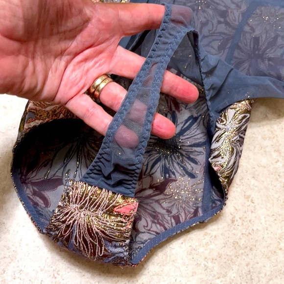 BNWT VICTORIA’S SECRET RUFFLE BROCADE BODY SUIT RUNWAY SHOW COLLECTION 2018 - Picture 8 of 16